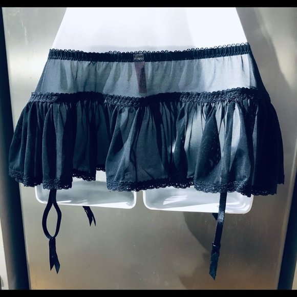 La Vie En Rose Black Garter Skirt M Like New! - Picture 4 of 13